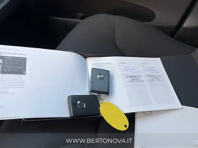 Volvo XC60 view 15