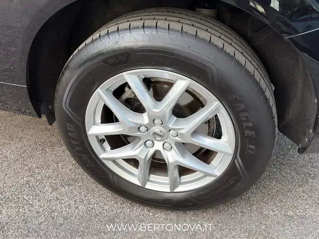 Volvo XC60 view 9
