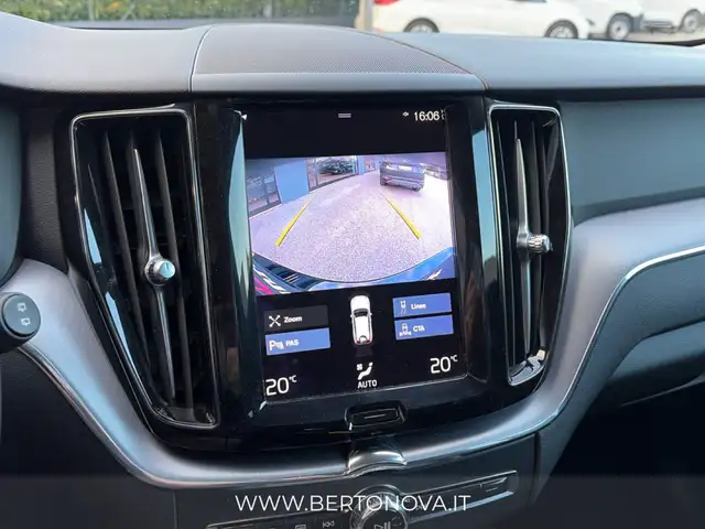 Volvo XC60 view 13