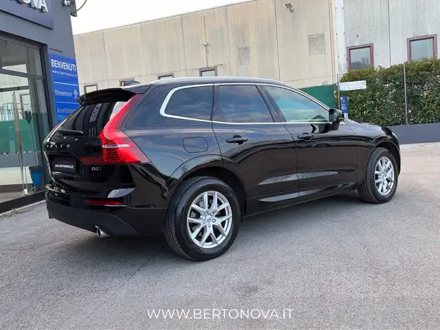 Volvo XC60 view 2