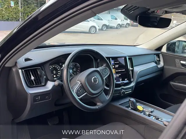 Volvo XC60 view 12