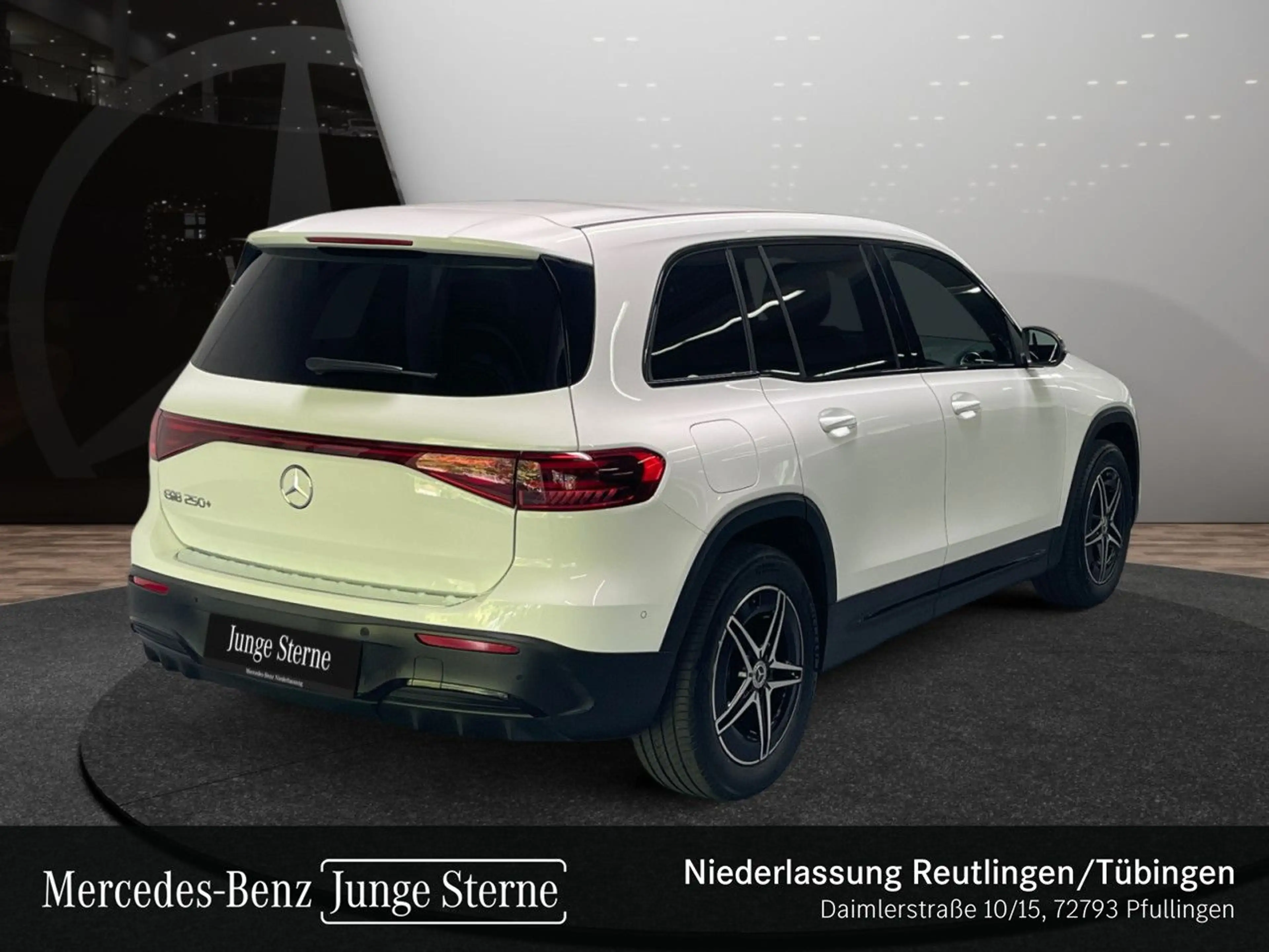 Mercedes-Benz EQB 250 AMG+NIGHT+ADVANCED+KAMERA+SPUR — photo 8