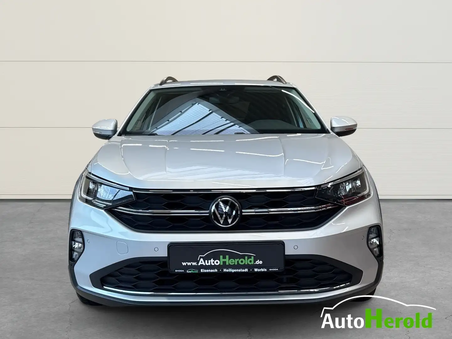 Volkswagen Taigo Life 1.0TSi Scheckheft AHK ACC LED KAM Silber - 2