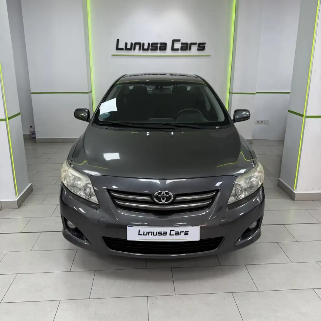 Toyota Corolla Sedán 1.6 VVT-i Sol Gris - 2