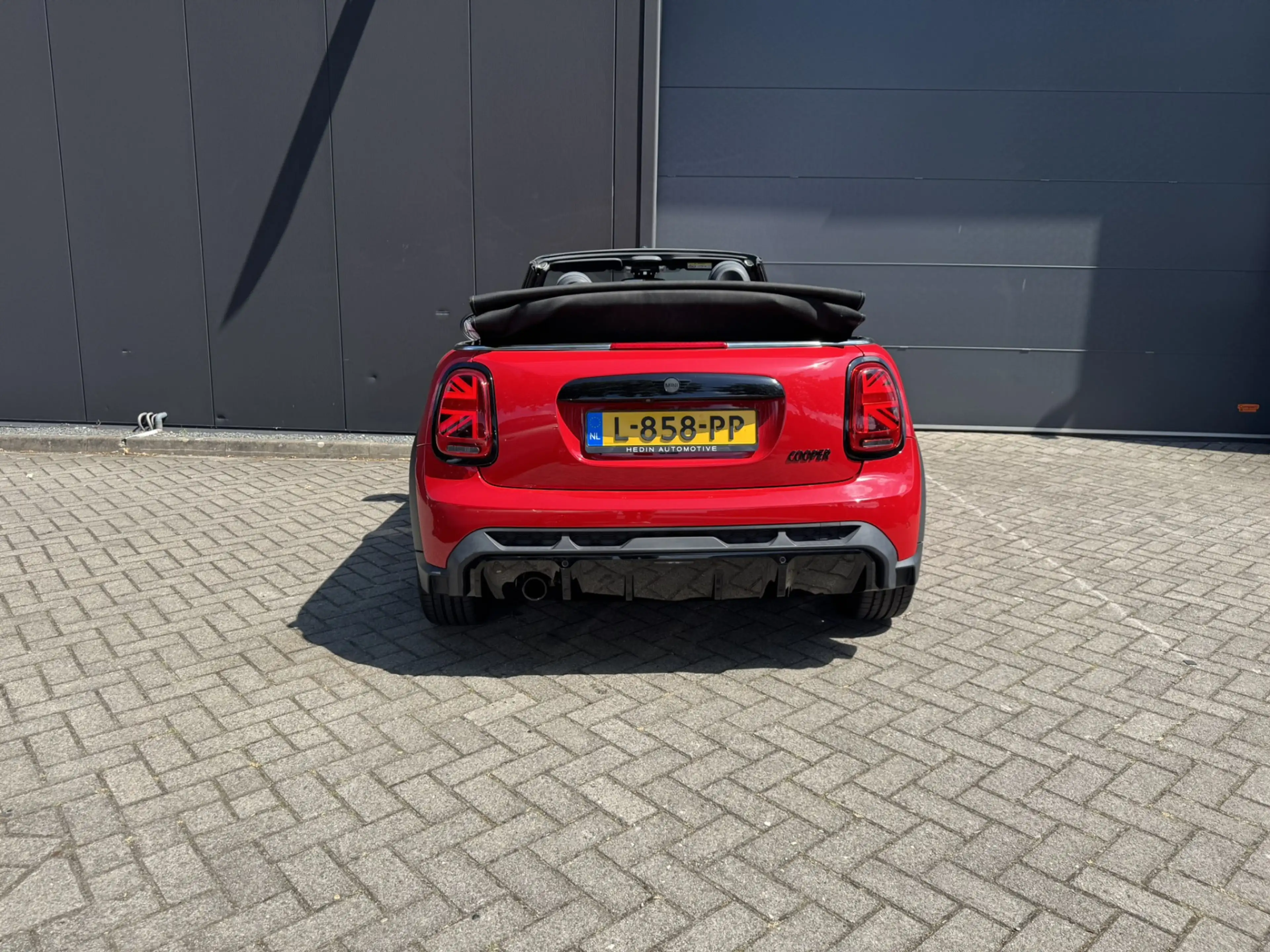 MINI John Cooper Works Cabrio 1.5 Cooper | 17" LM JCW Track Spoke zwart |  Adapt — photo 10