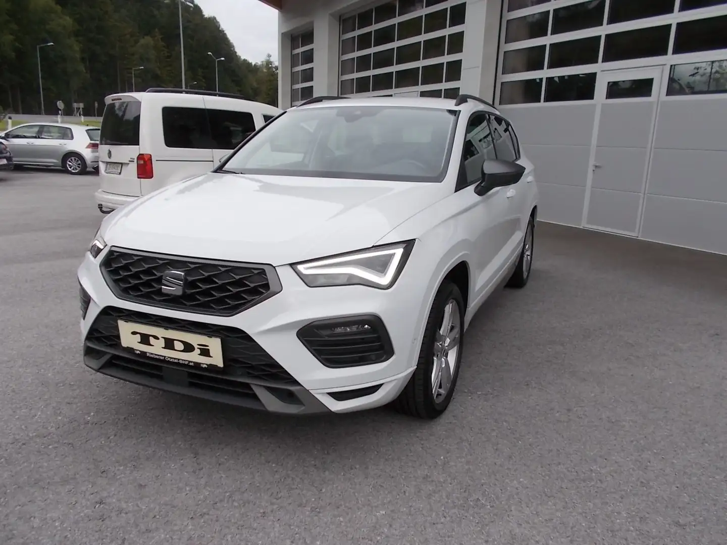 SEAT Ateca 2,0 FR TDI Weiß - 1