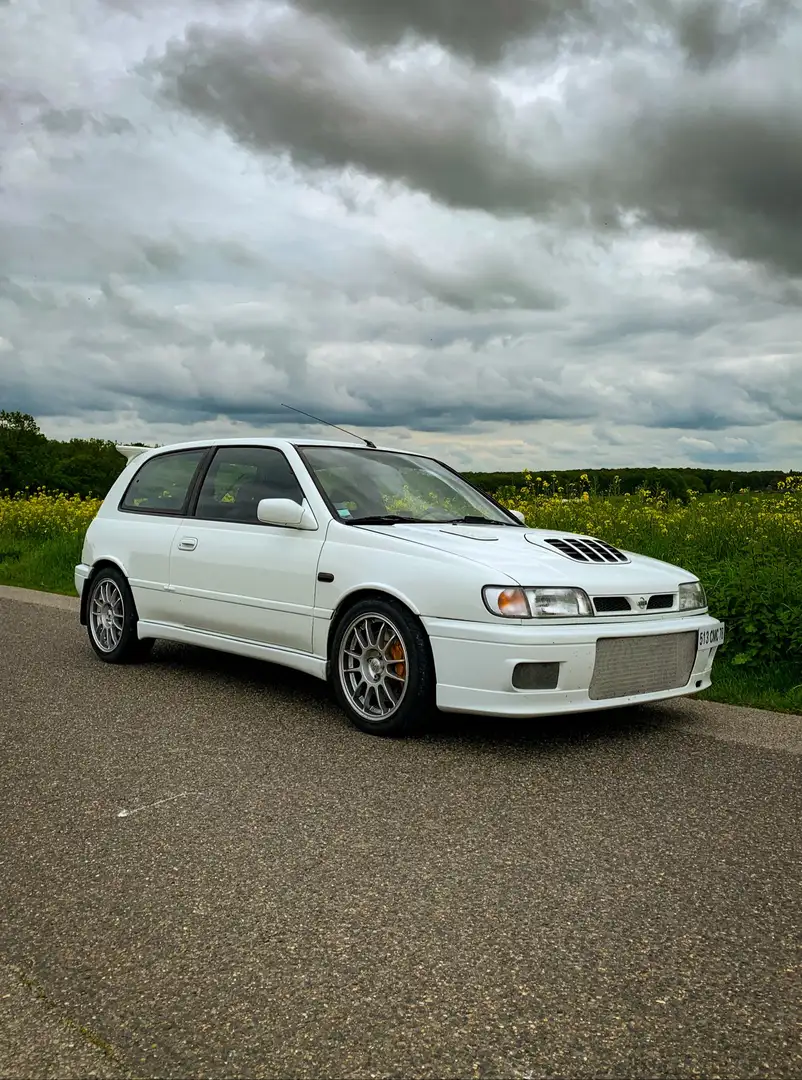 Nissan Sunny 2.0i GTi-R / euro LHD version Biały - 1