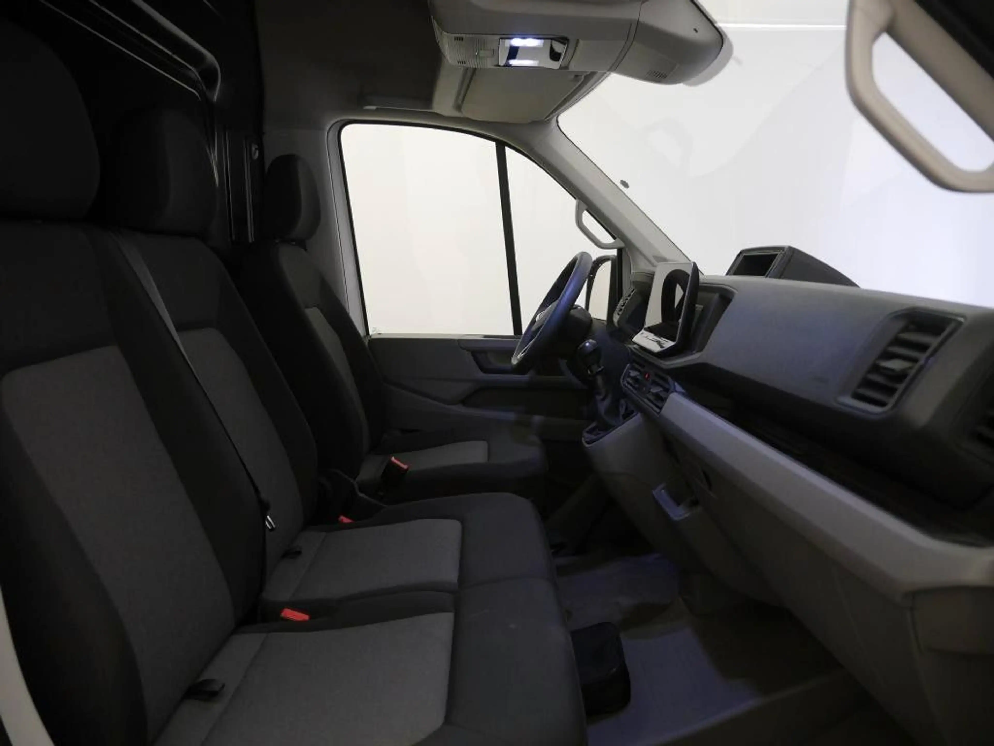 Volkswagen Crafter Kasten 35 MR Hochdach FWD Klimaanl. RFK — photo 6