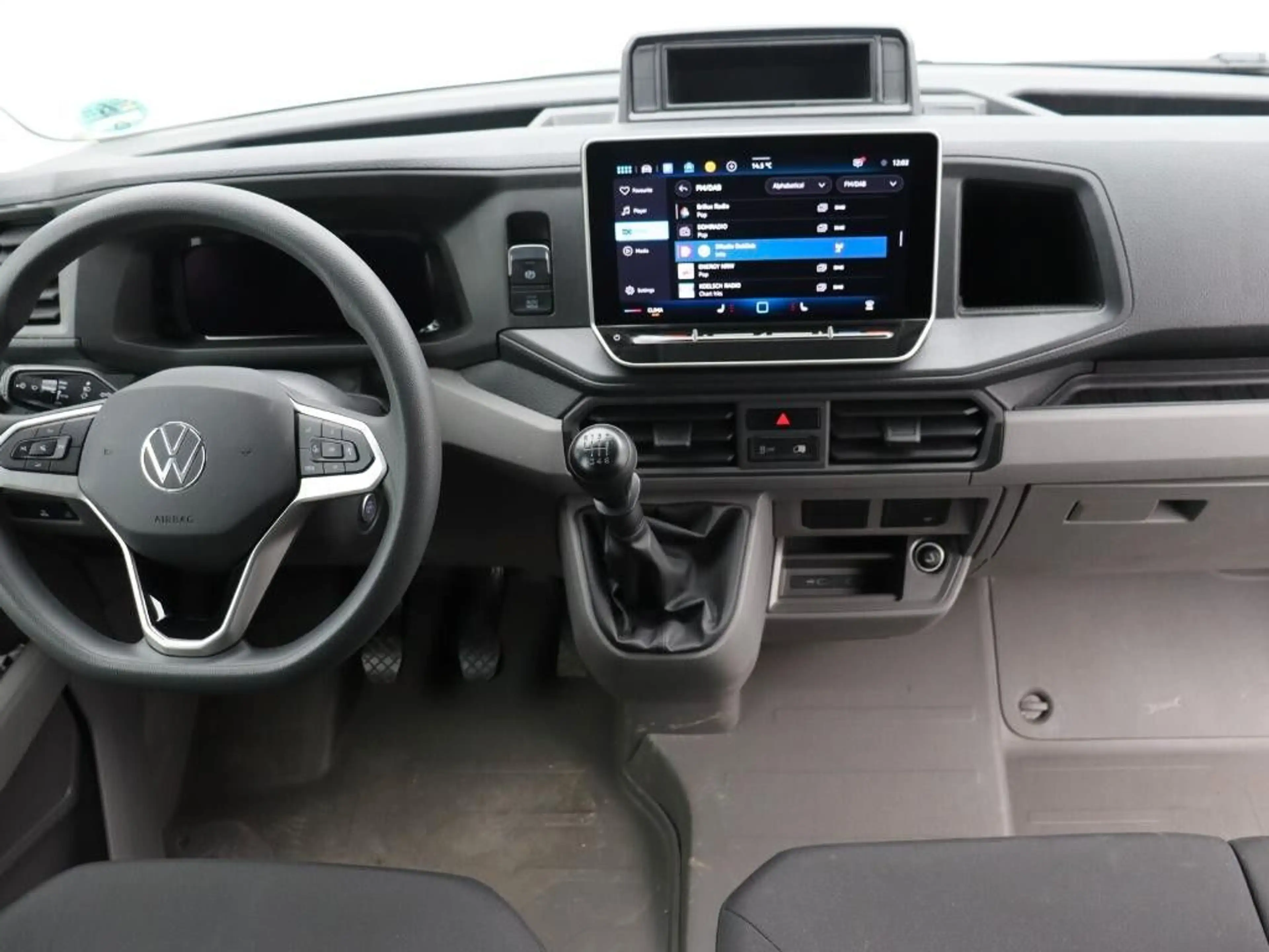Volkswagen Crafter Kasten 35 MR Hochdach FWD Klimaanl. RFK — photo 4