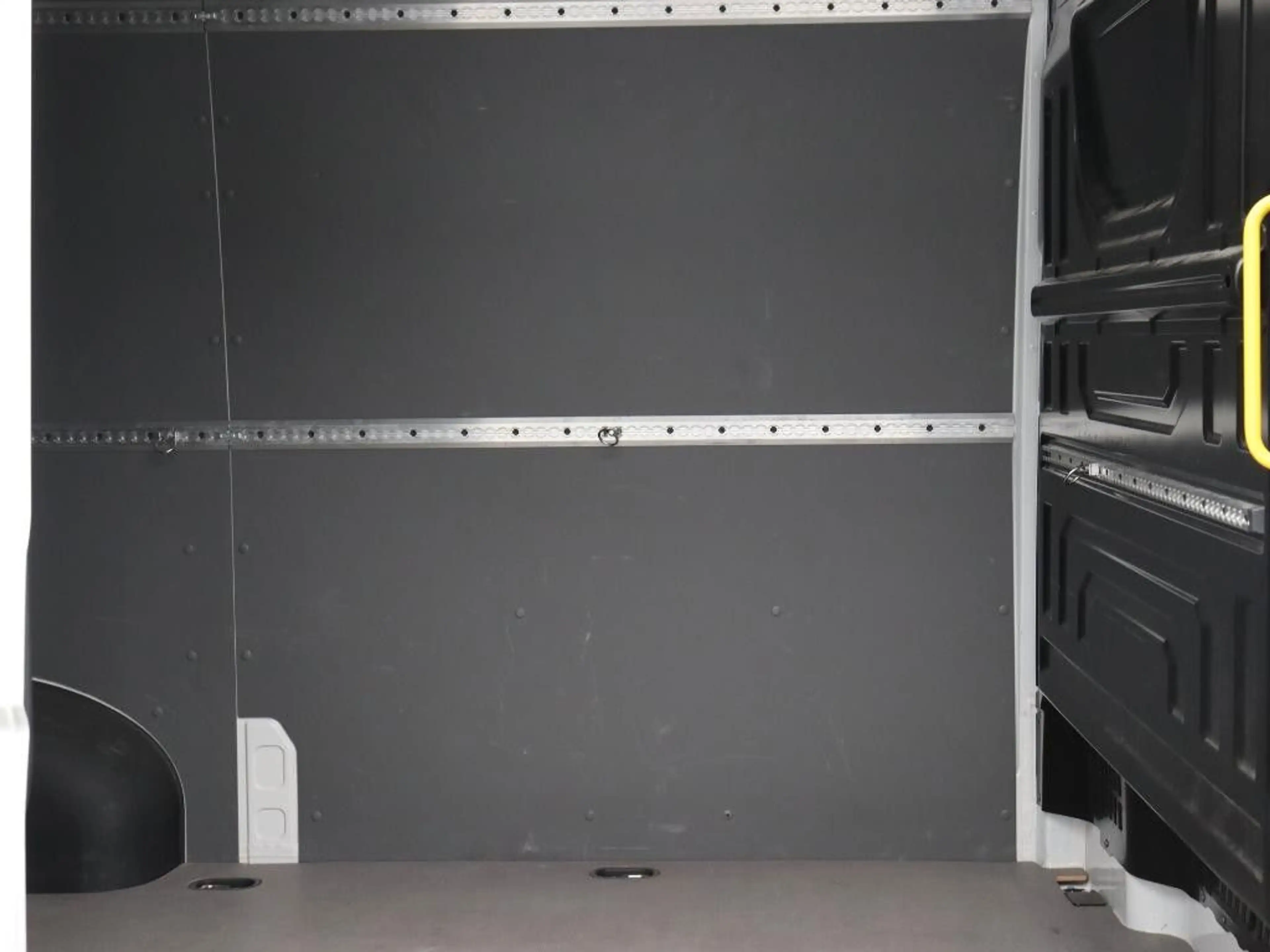 Volkswagen Crafter Kasten 35 MR Hochdach FWD Klimaanl. RFK — photo 8