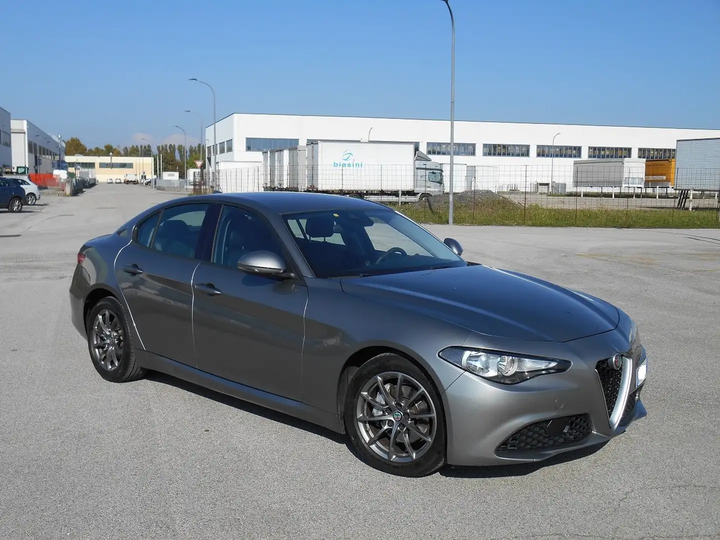 Alfa Romeo Giulia 180cv auto Gris - 2