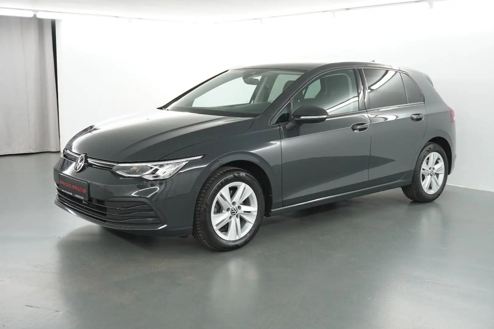 Volkswagen Golf VIII Lim. Life Discover Pro AHK Kamera ACC Grau - 1