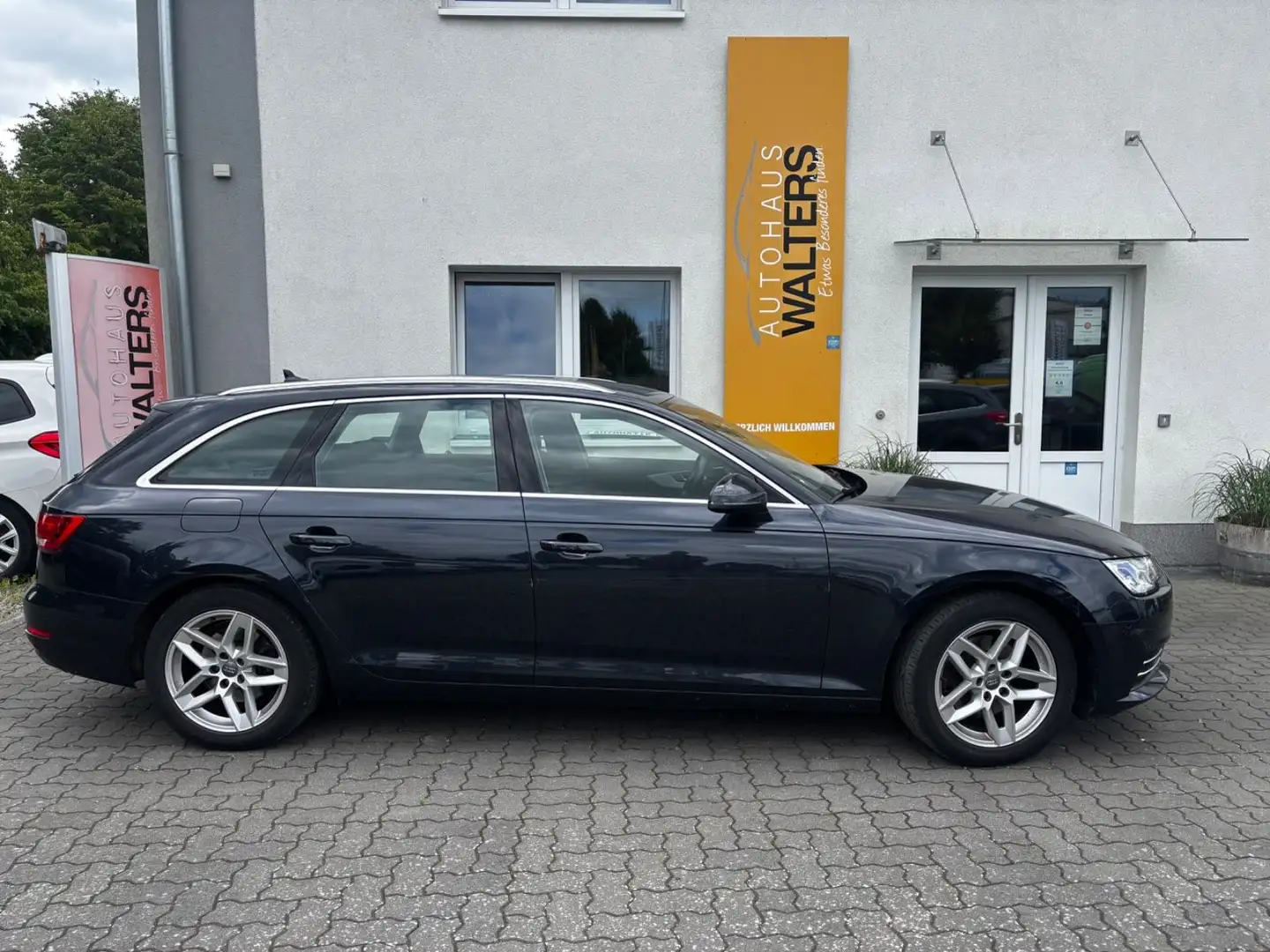 Audi A4 Avant sport = Automatik - Viritual - Xenon = Blau - 2