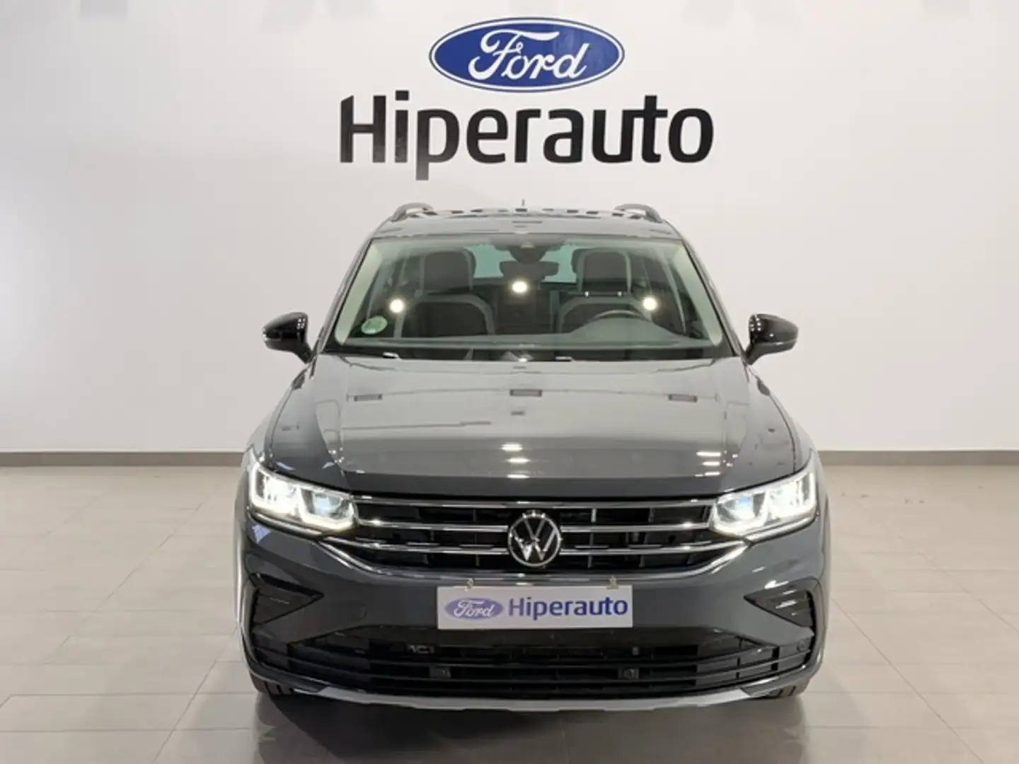 Volkswagen Tiguan 2.0TDI Urban Sport DSG 110kW Gris - 2