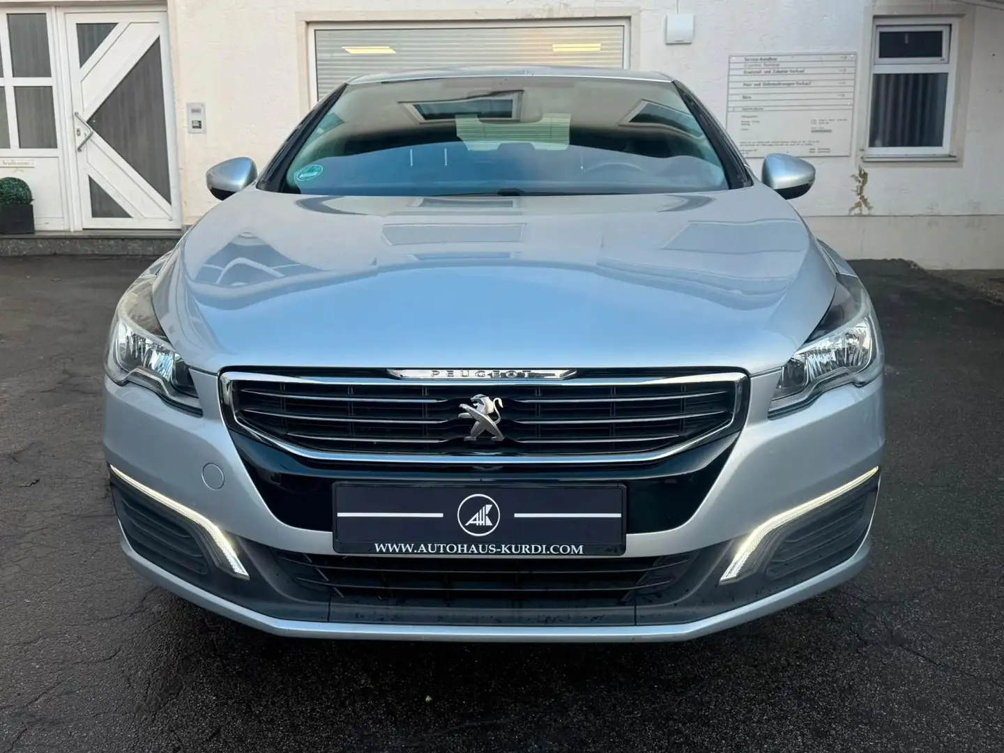 Peugeot 508 HDi 115 Access Lim. 8FACH NAVI SITZHZ TEMPO Silber - 2