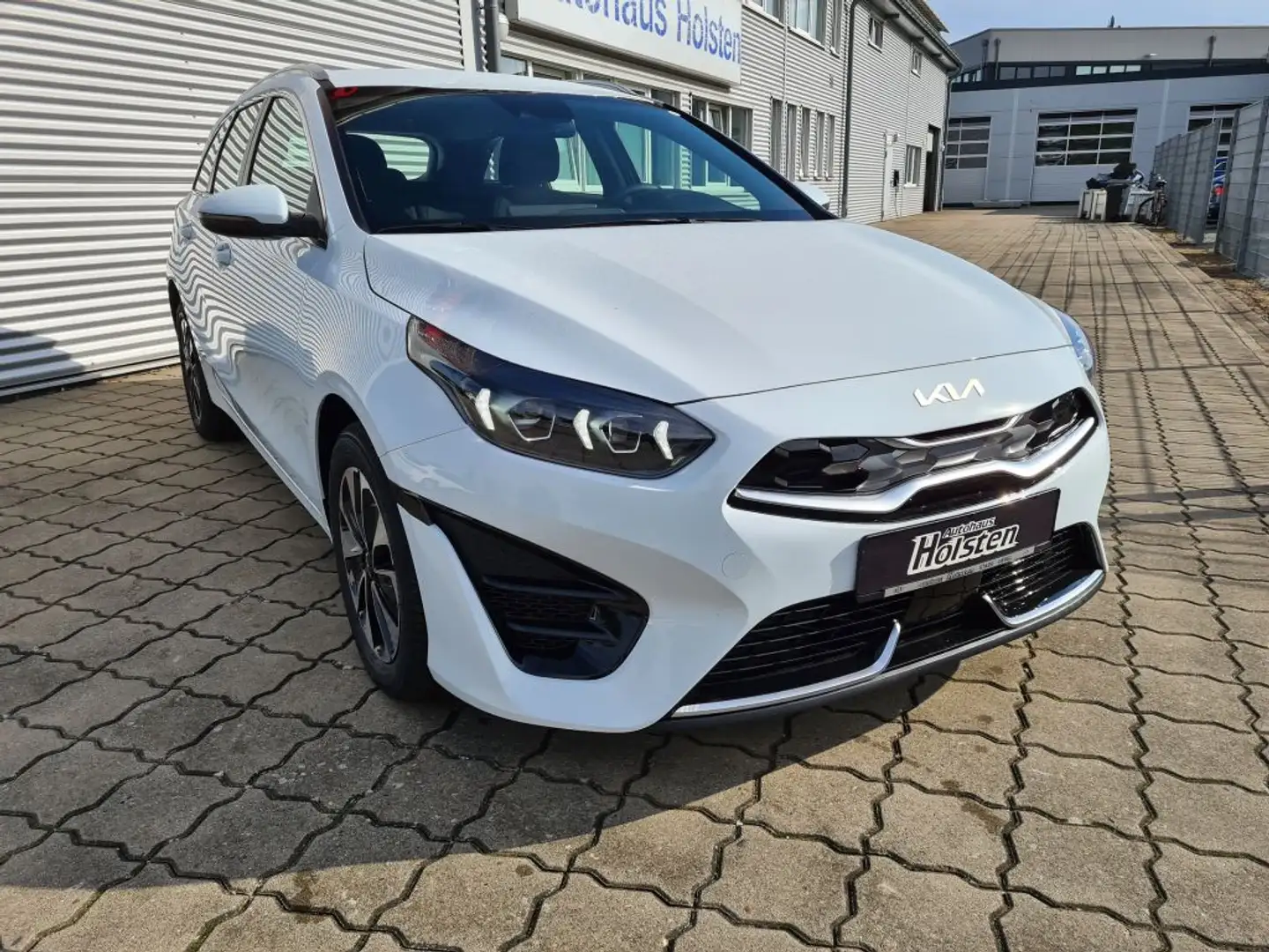 Kia Ceed / cee'd SW 1.6 GDI DCT OPF Plug-in-Hybrid Vision Weiß - 2