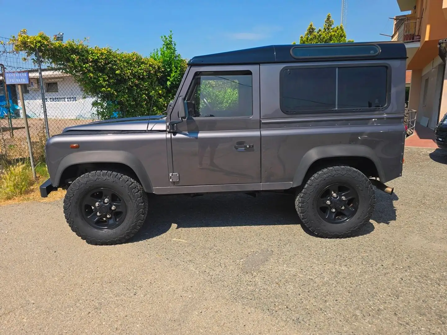 Land Rover Defender 90 TD5 SW "E" IN FAVOLOSE CONDIZIONI! Grigio - 2