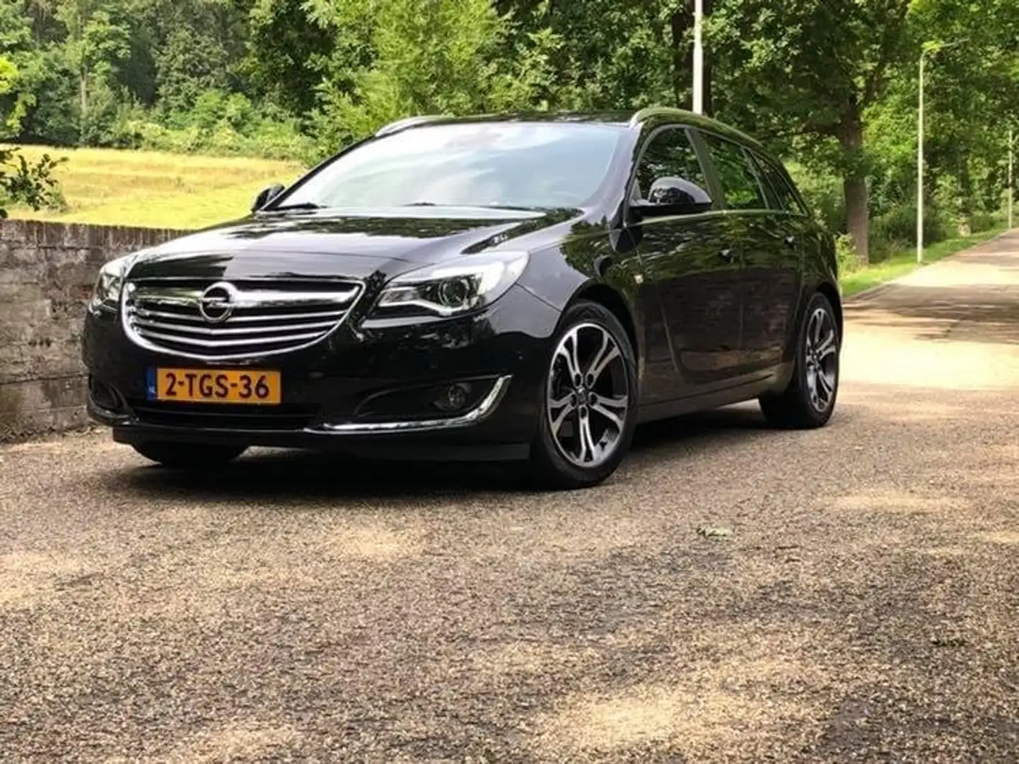 Opel Insignia 1.4 T EcoF. Edition Zwart - 1
