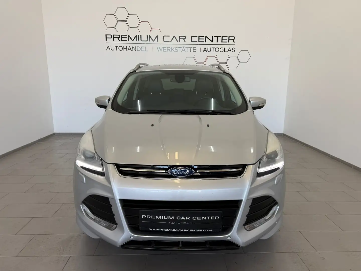 Ford Kuga 2,0 TDCi Titanium S Aut. 4x4 TEILLEDER / LED Schwarz - 2