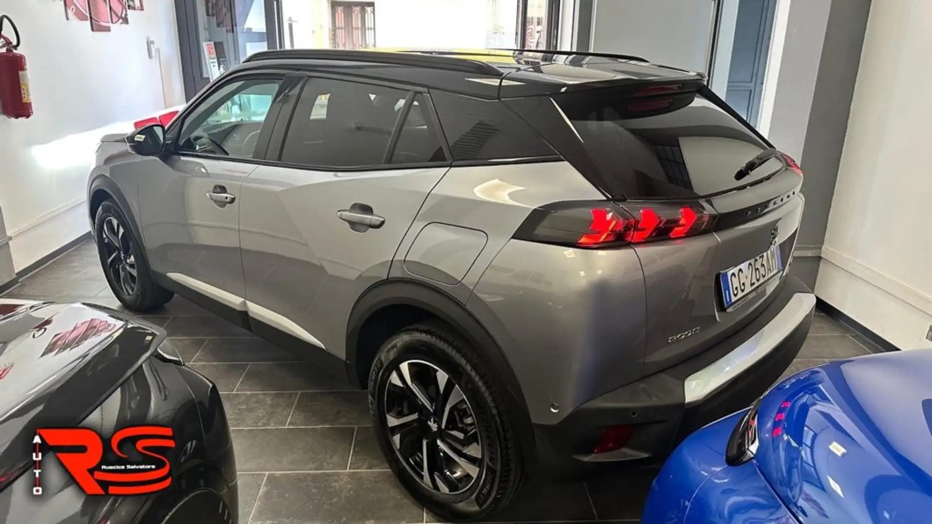 Peugeot 2008 BlueHDi 110 S&S GT Grigio - 2