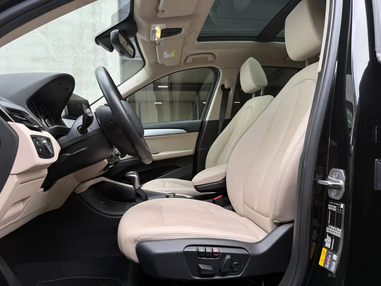 BMW X1 Plug in Hybride,Open dak,Leder,Elektrische zetels met memory functie,Elektrische koffer,Verwarmde zetels,Head Up display, миниатюра 7