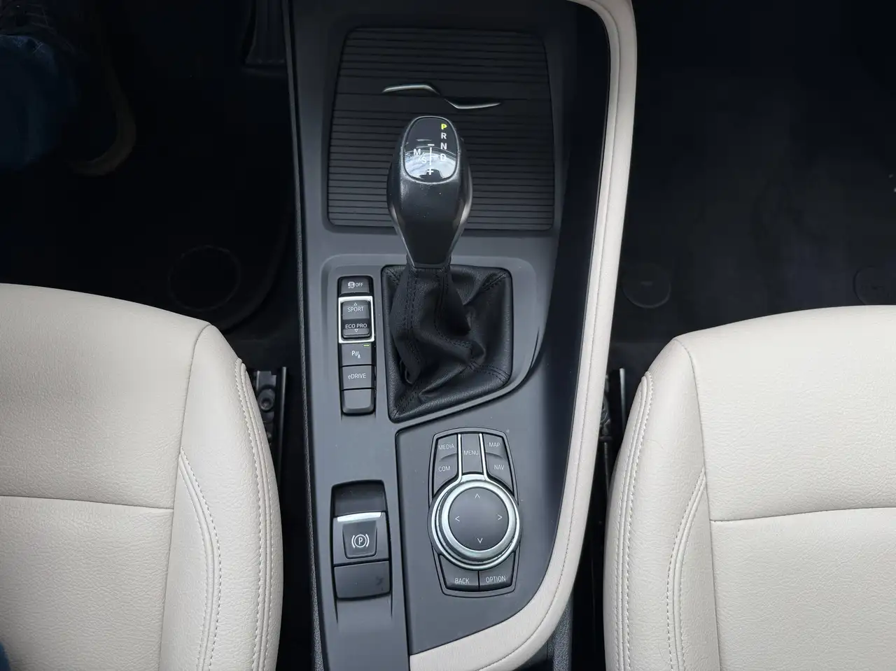 BMW X1 Plug in Hybride,Open dak,Leder,Elektrische zetels met memory functie,Elektrische koffer,Verwarmde zetels,Head Up display, миниатюра 18