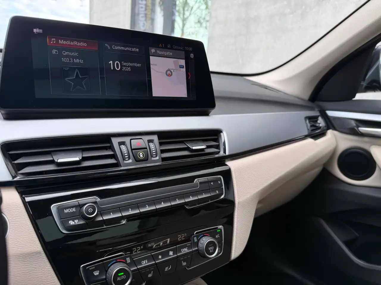 BMW X1 Plug in Hybride,Open dak,Leder,Elektrische zetels met memory functie,Elektrische koffer,Verwarmde zetels,Head Up display, миниатюра 17
