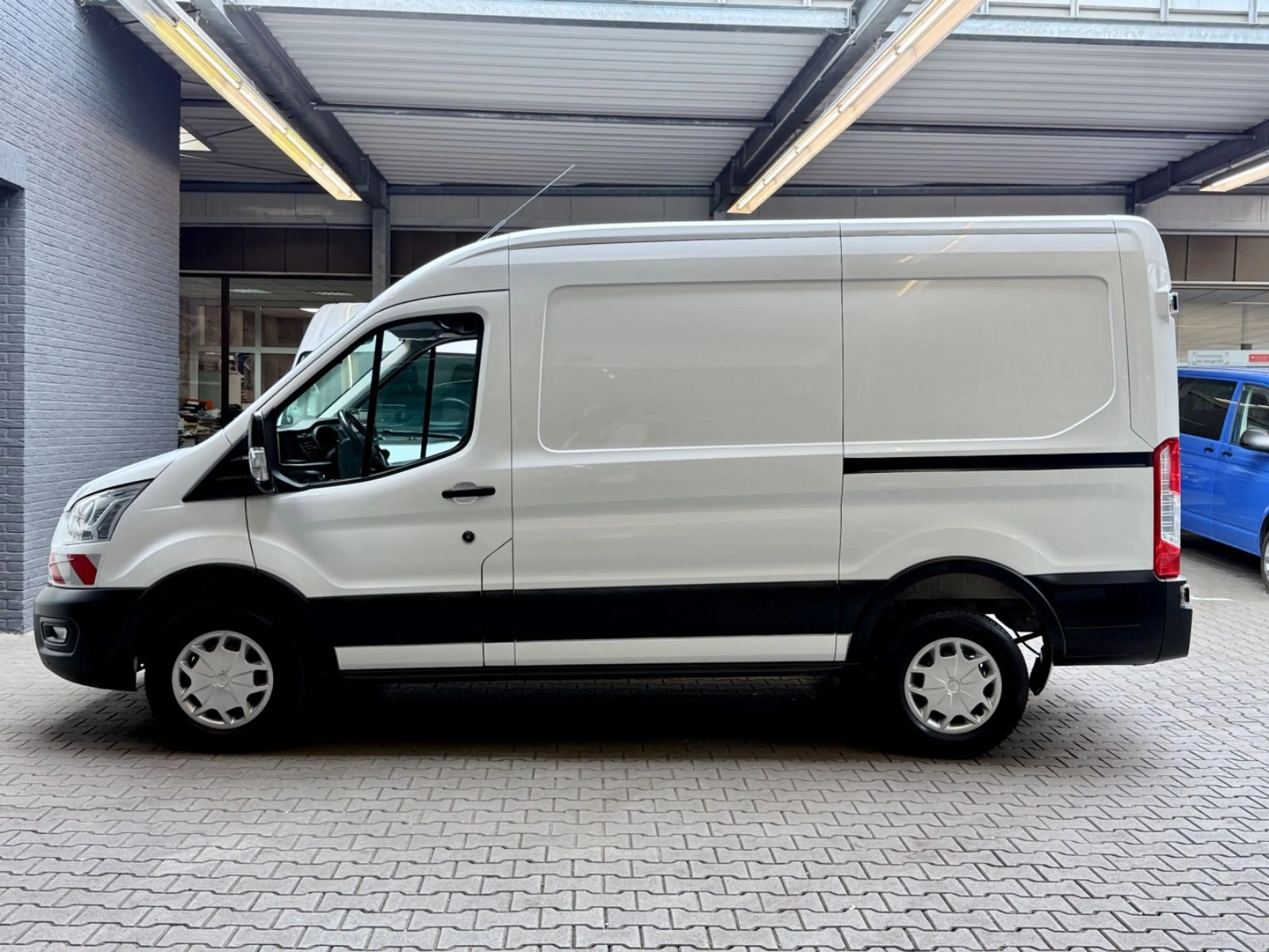 Ford Transit 2.0 D L2H2 4X4 3,5t AHK CAM KLIMA TEMPOM — photo 7