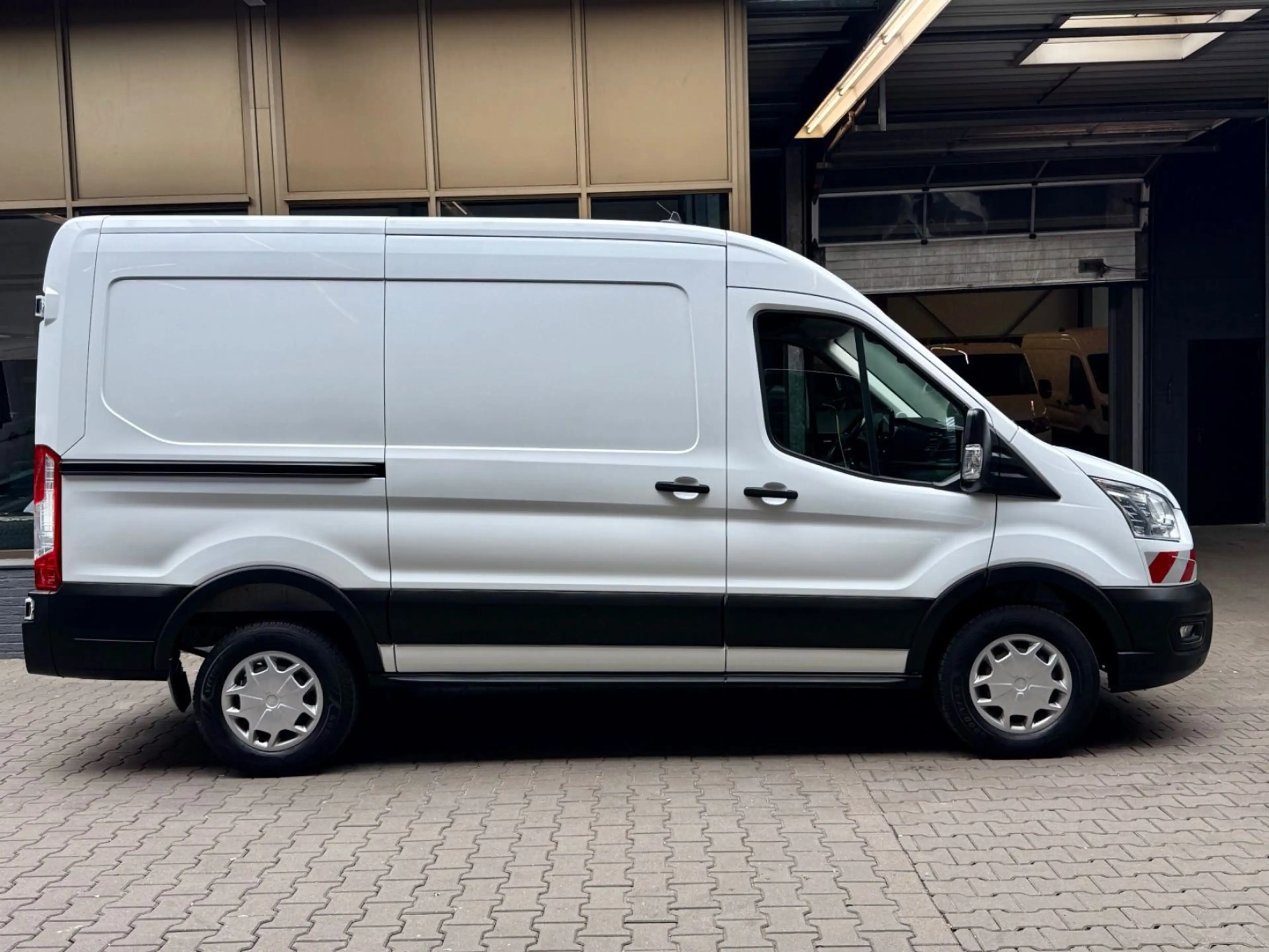 Ford Transit 2.0 D L2H2 4X4 3,5t AHK CAM KLIMA TEMPOM — photo 14