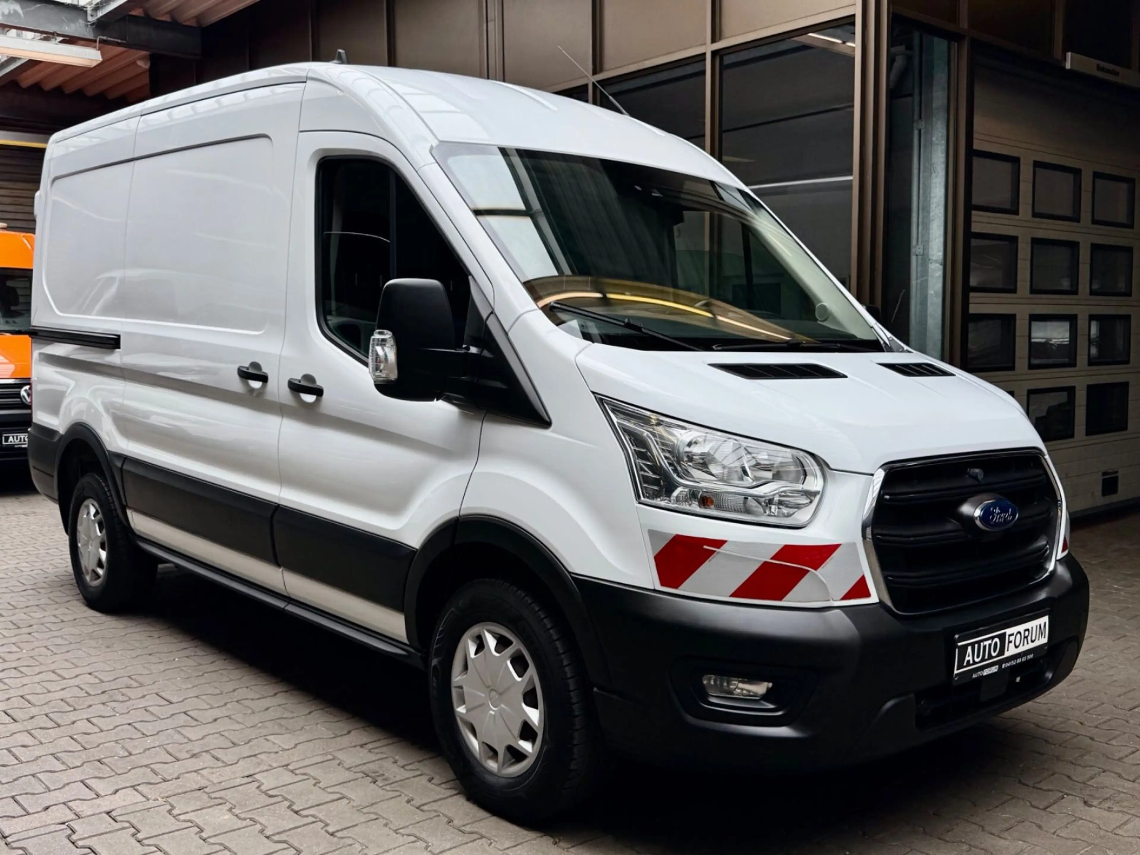 Ford Transit 2.0 D L2H2 4X4 3,5t AHK CAM KLIMA TEMPOM — photo 2
