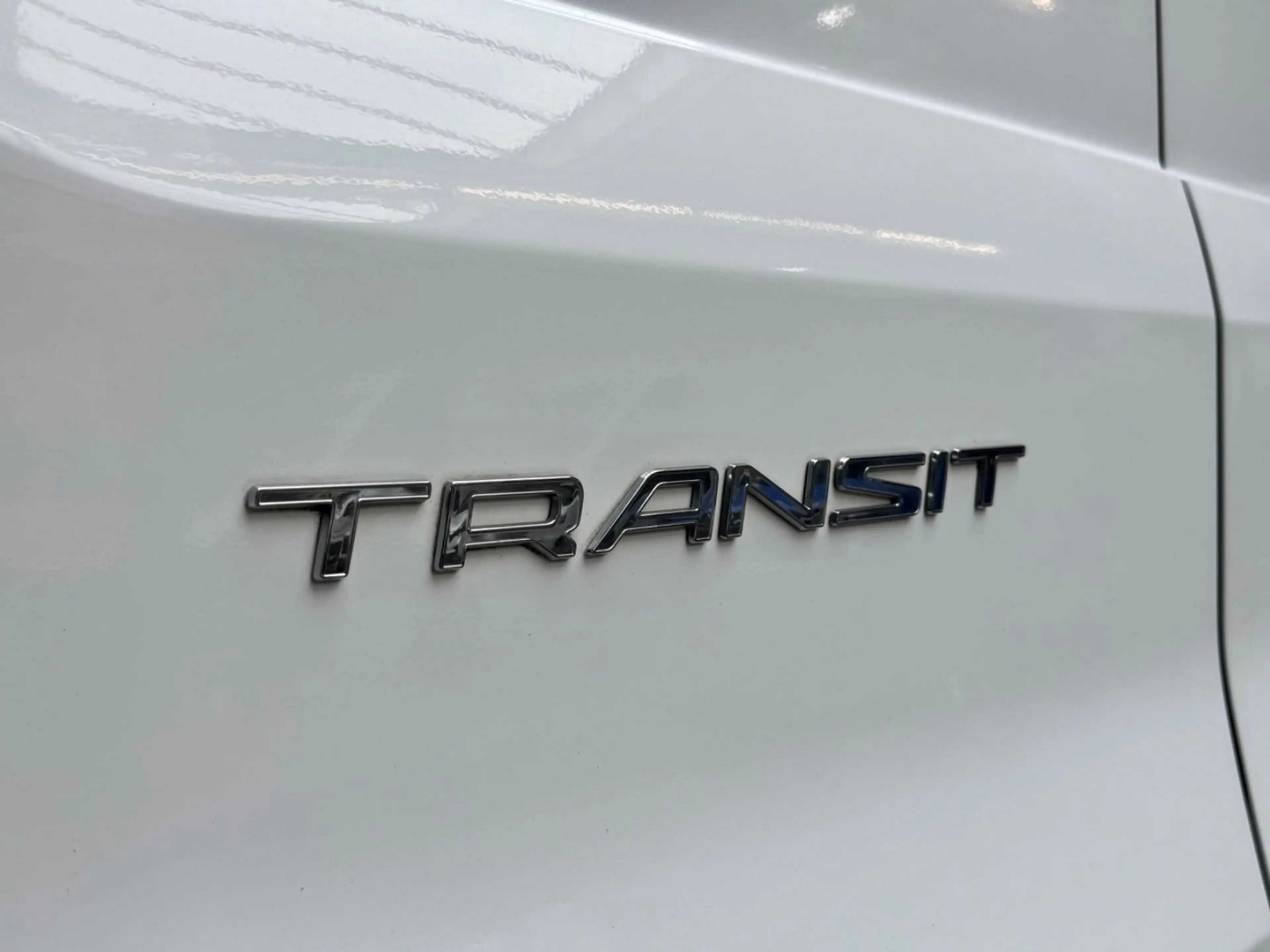 Ford Transit 2.0 D L2H2 4X4 3,5t AHK CAM KLIMA TEMPOM — photo 9