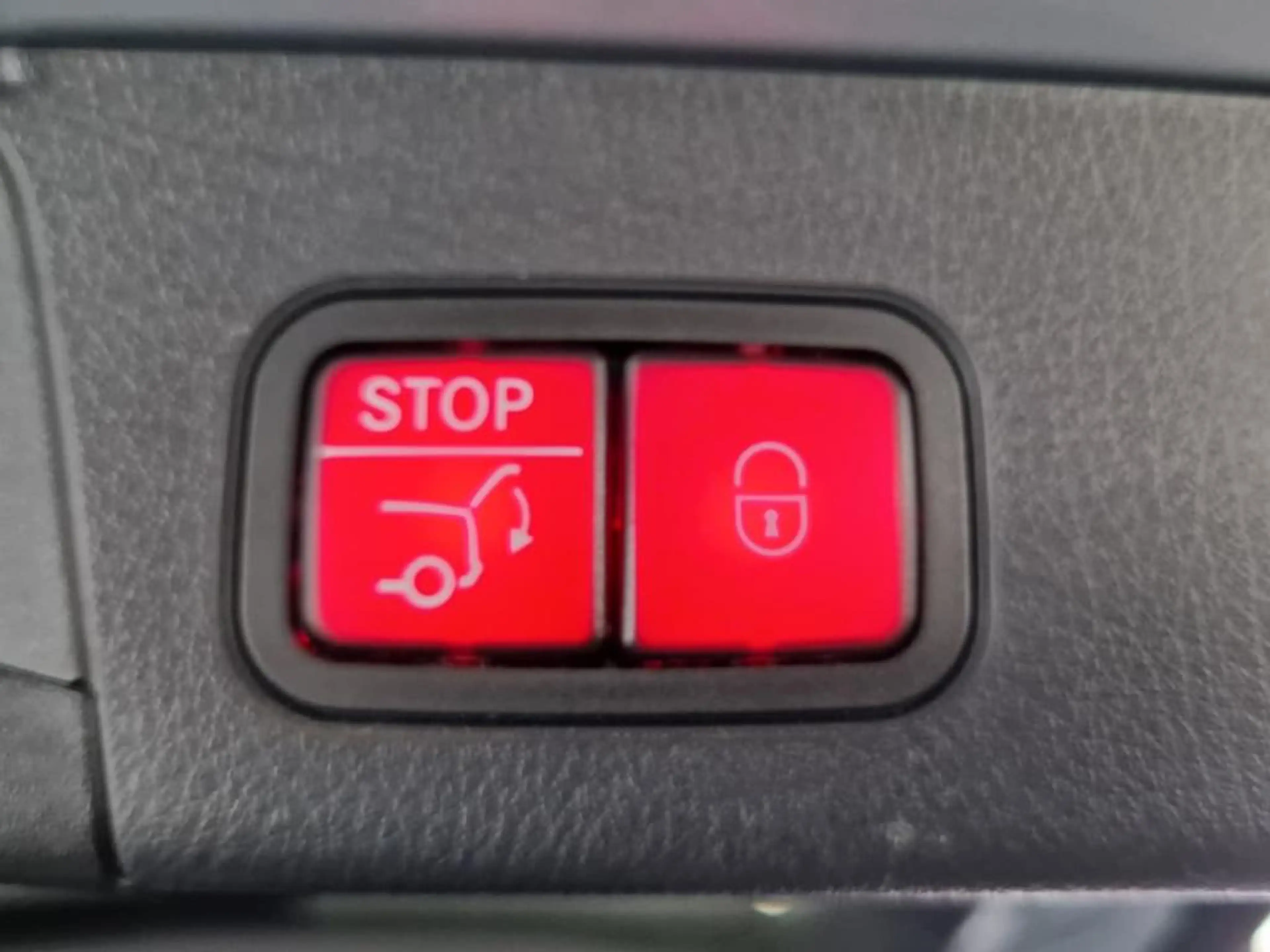 Mercedes-Benz EQB 300 4M ElectricArt Night Pano AHK Distronic — photo 15