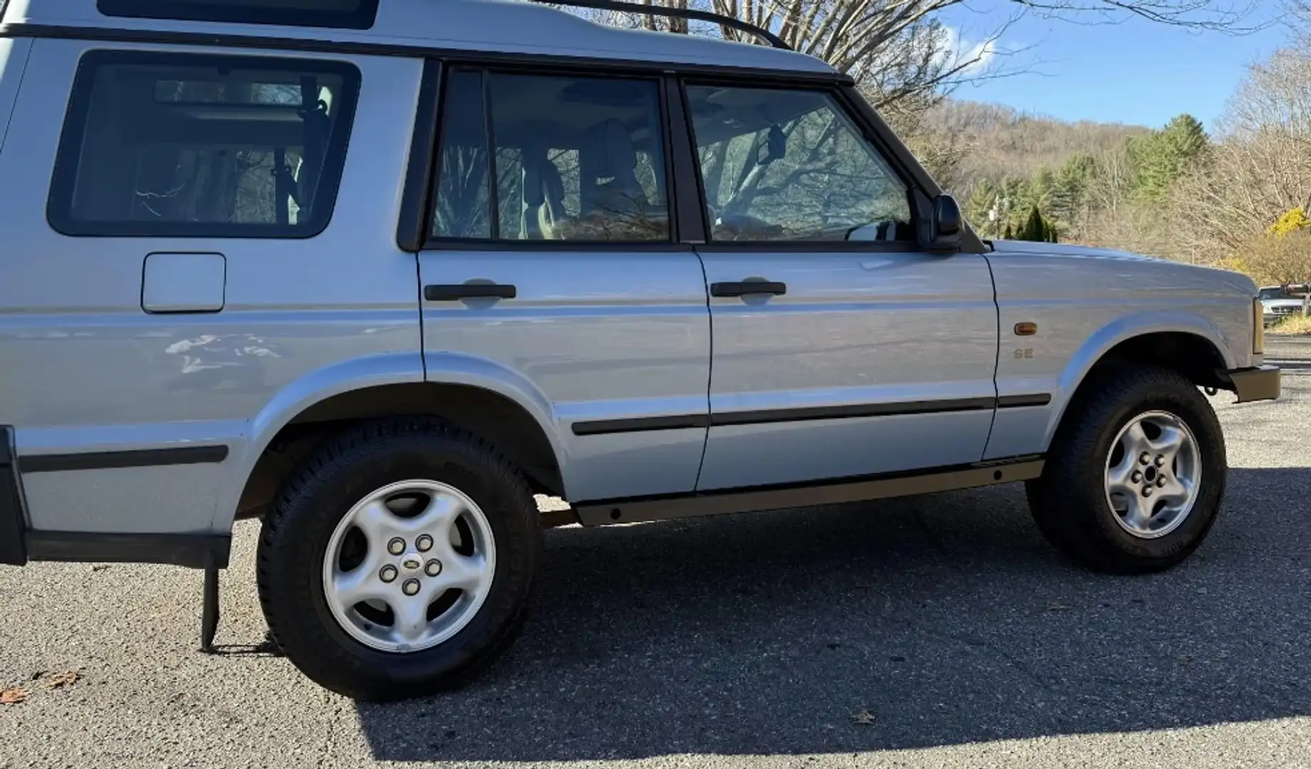 Land Rover Discovery SE Bleu - 1