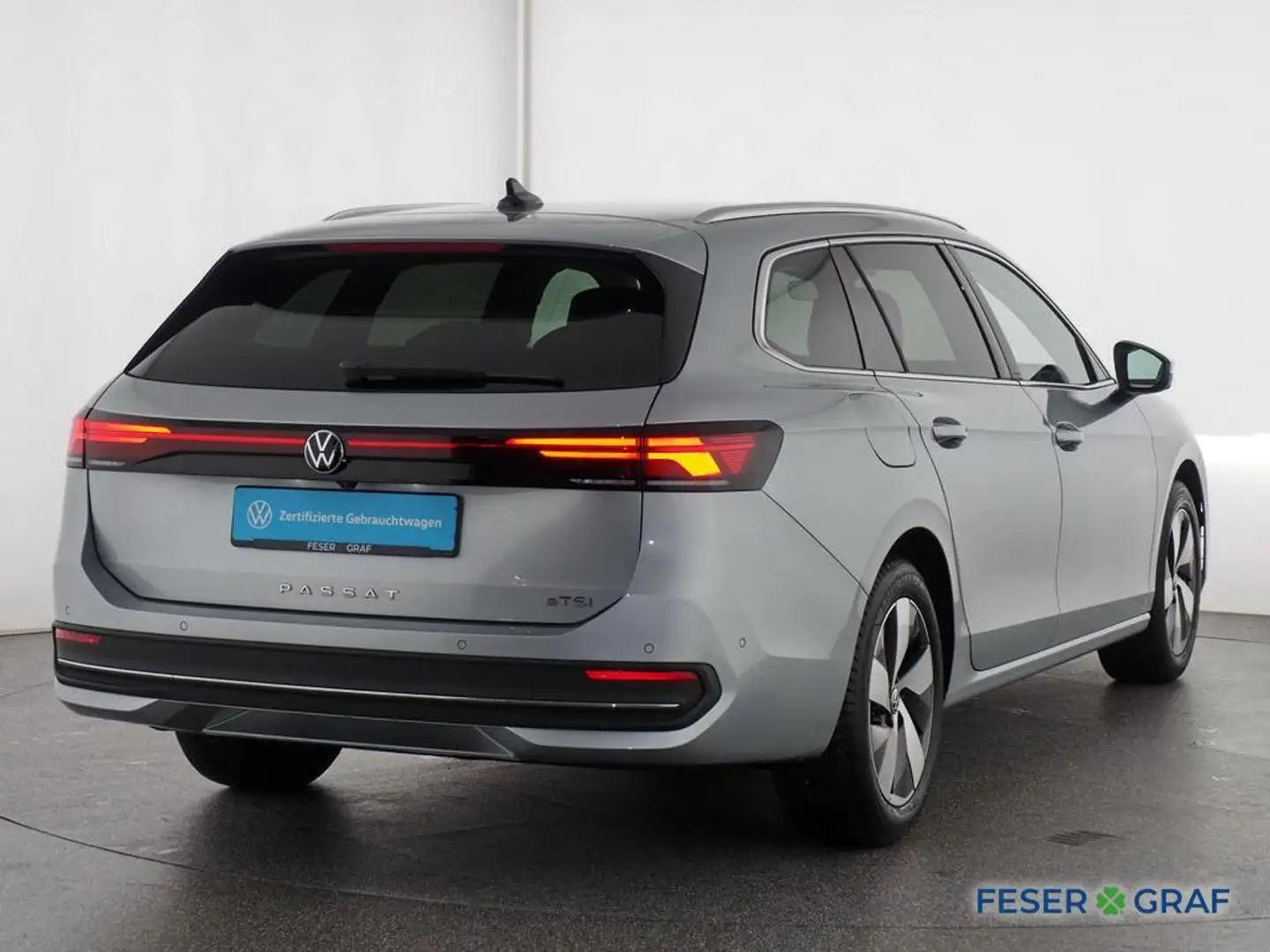 Volkswagen Passat Variant 1.5 eTSI Business Navi AHK Kamera Plateado - 2