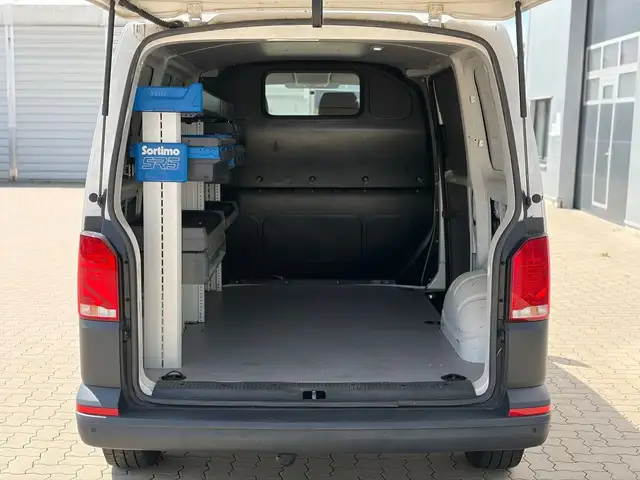Volkswagen Transporter view 8