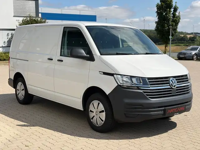 Volkswagen Transporter view 3