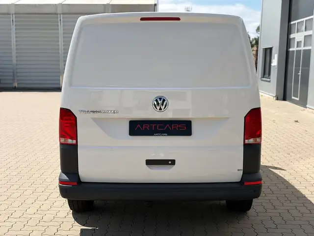 Volkswagen Transporter view 7