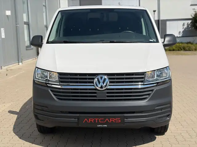 Volkswagen Transporter view 2