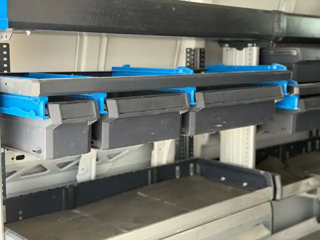 Volkswagen Transporter view 10
