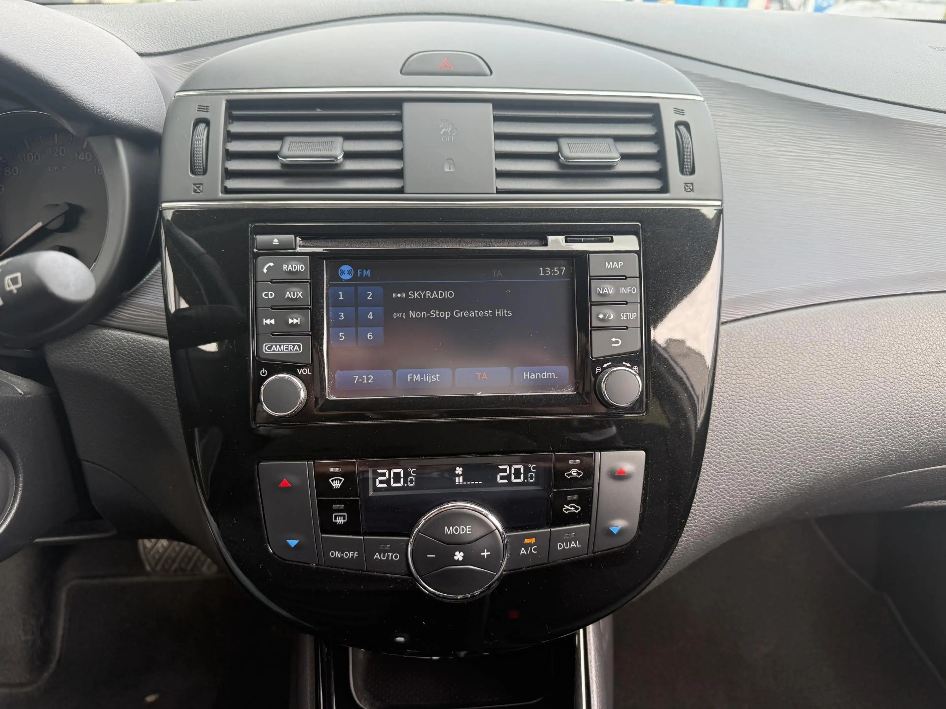 Nissan Pulsar 1.2 DIG-T Connect Edition — photo 9