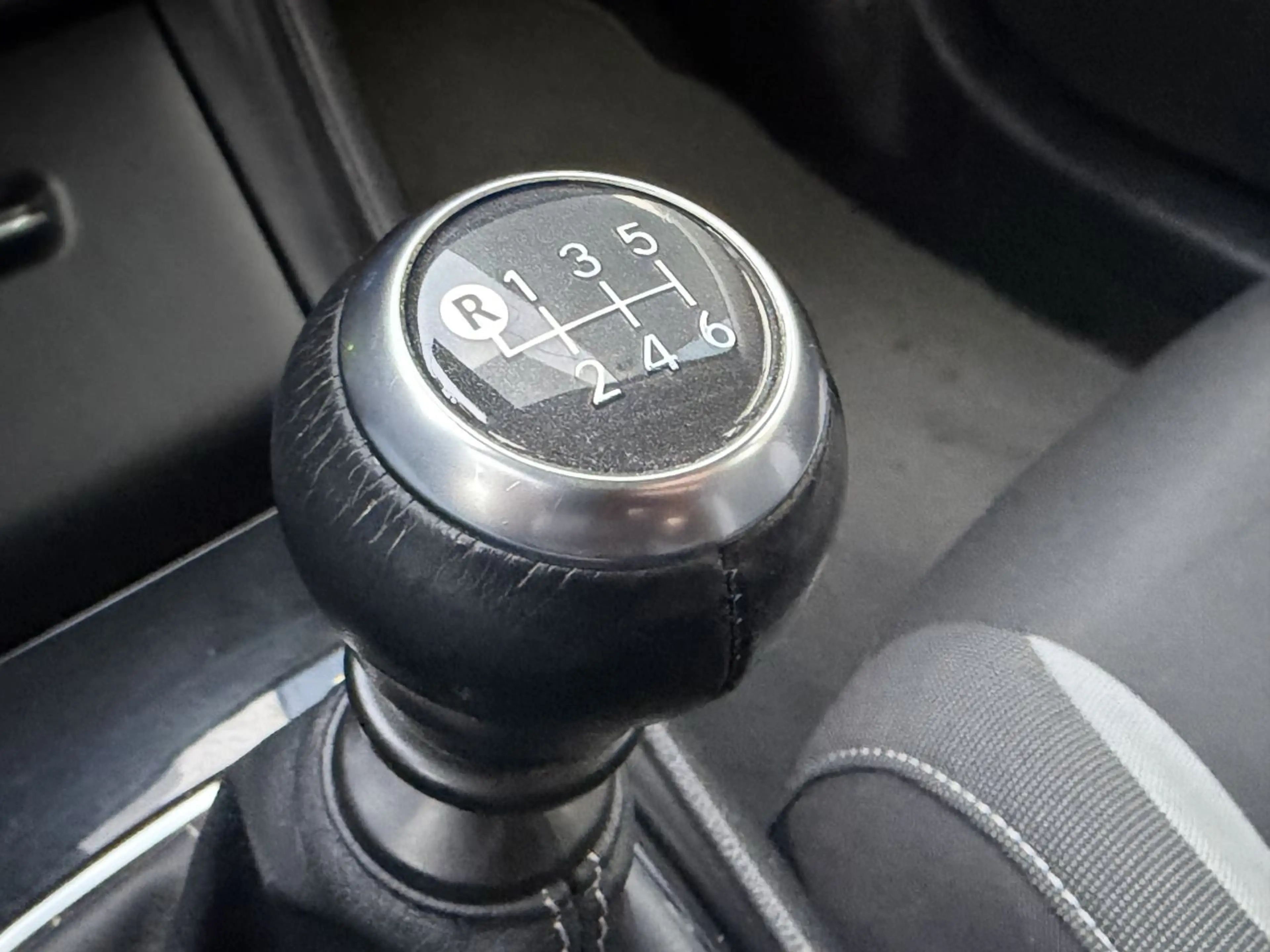 Toyota Auris 1.6d Navi Camera Clima EURO-6 — photo 15