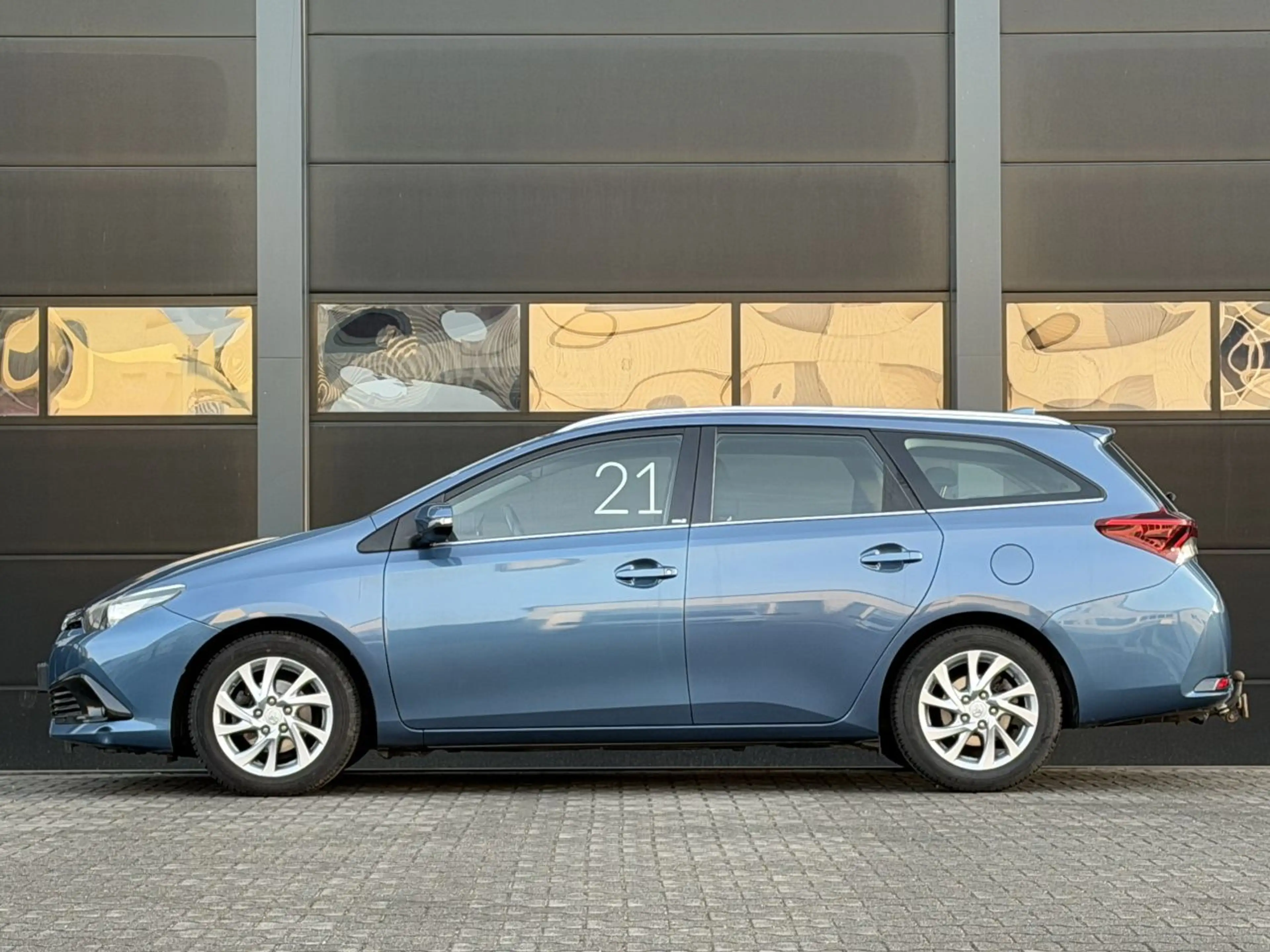 Toyota Auris 1.6d Navi Camera Clima EURO-6 — photo 6