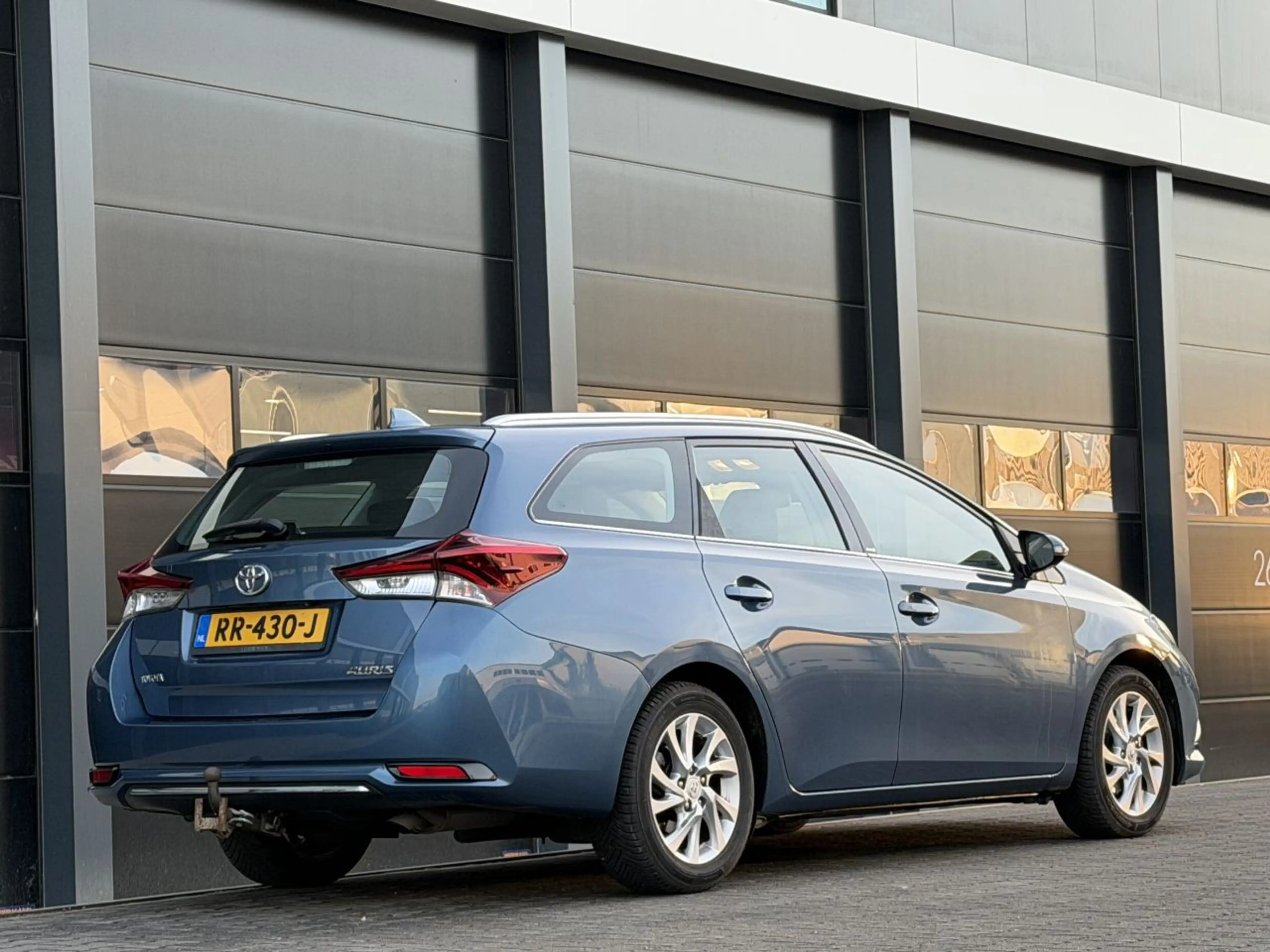 Toyota Auris 1.6d Navi Camera Clima EURO-6 — photo 4