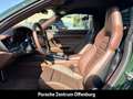 Porsche 992 -2 (911) Targa 4 GTS Groen - thumbnail 5