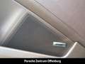 Porsche 992 -2 (911) Targa 4 GTS Groen - thumbnail 18