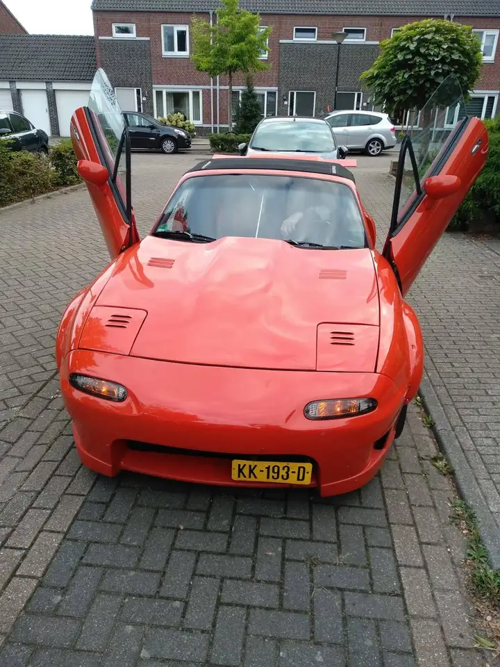 Mazda MX-5 1.6i-16V, foto 2