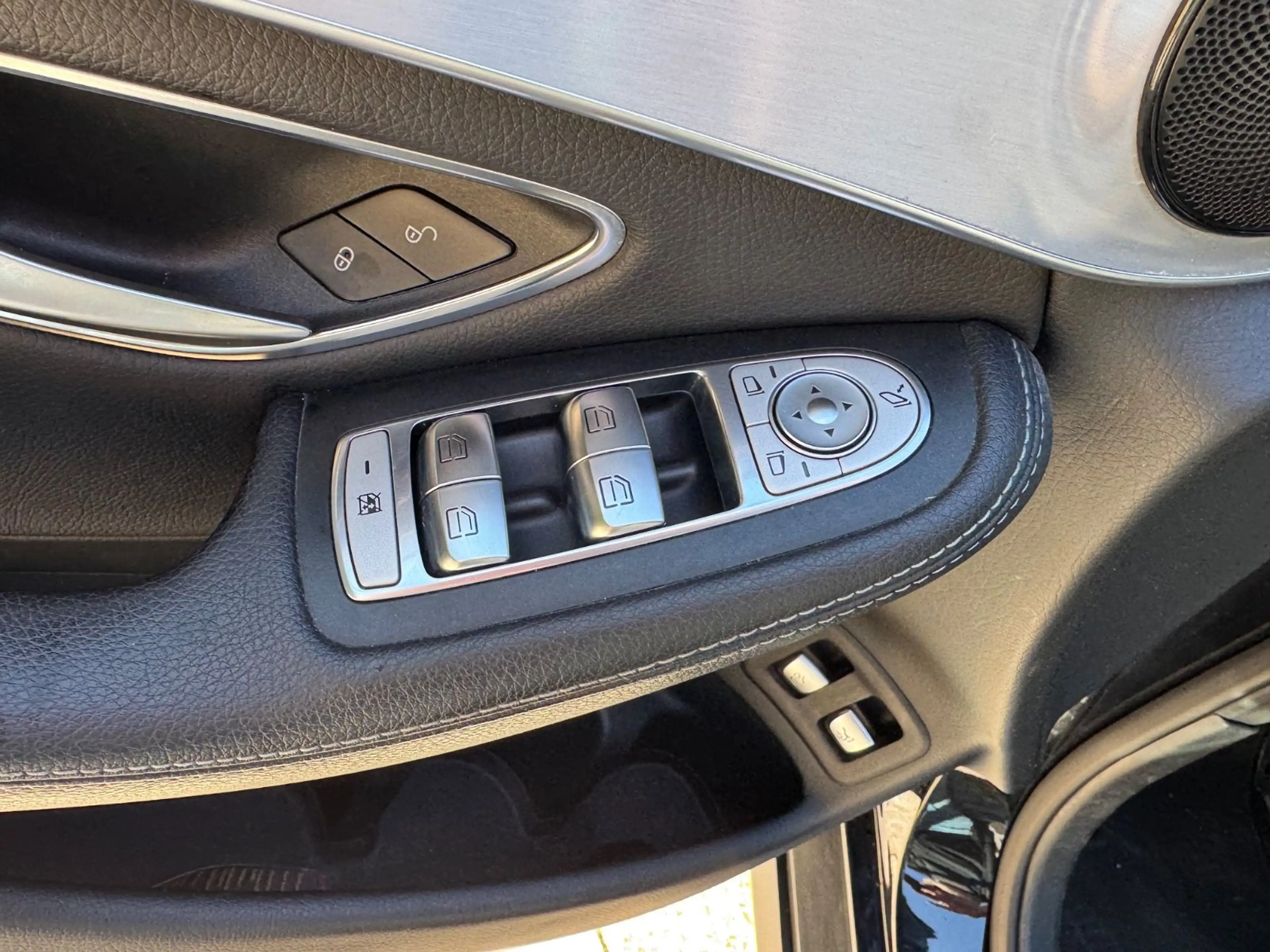 Mercedes-Benz GLC 220 d 4Matic Avantgarde/AMG-Line — photo 16