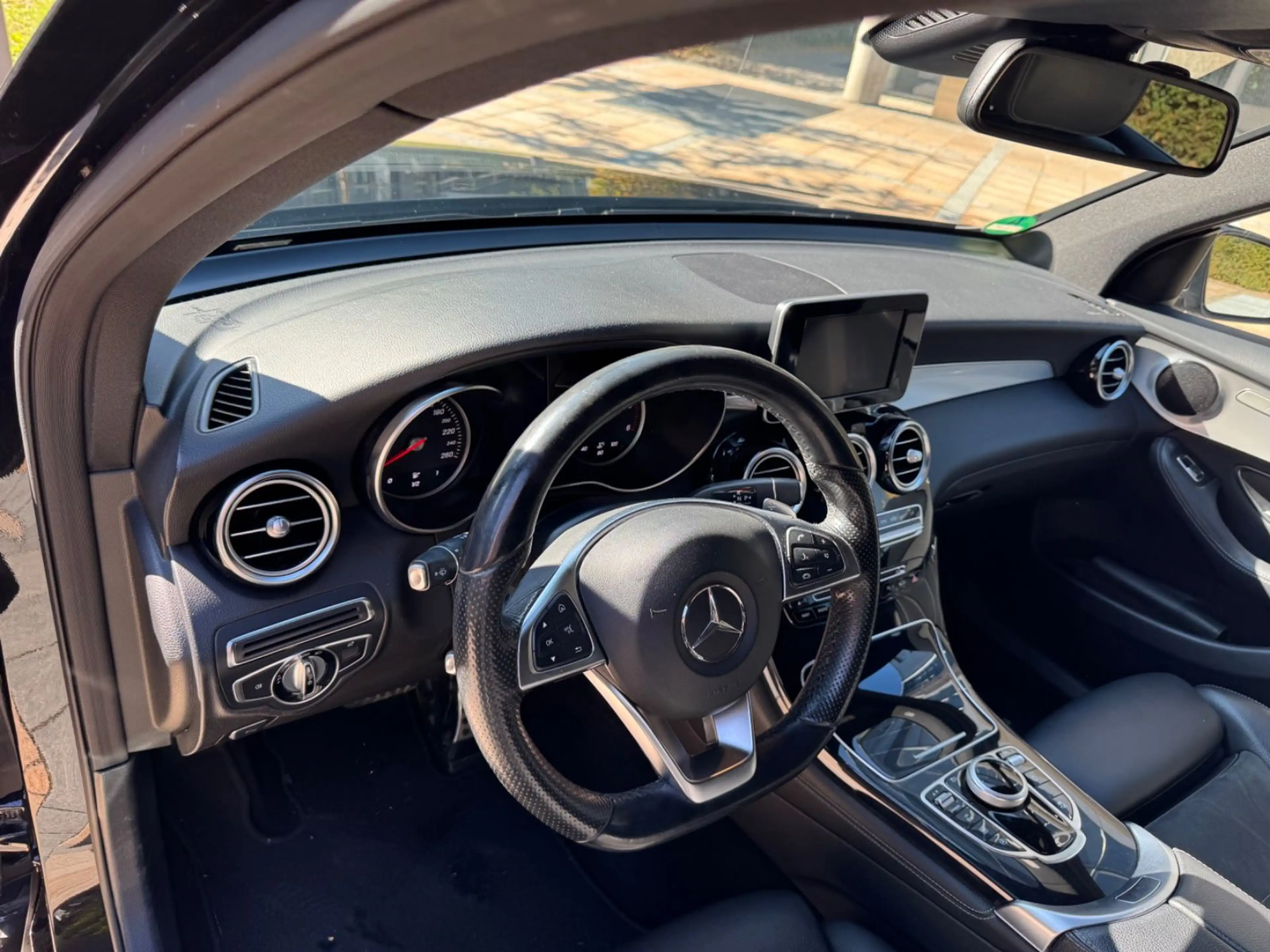 Mercedes-Benz GLC 220 d 4Matic Avantgarde/AMG-Line — photo 13