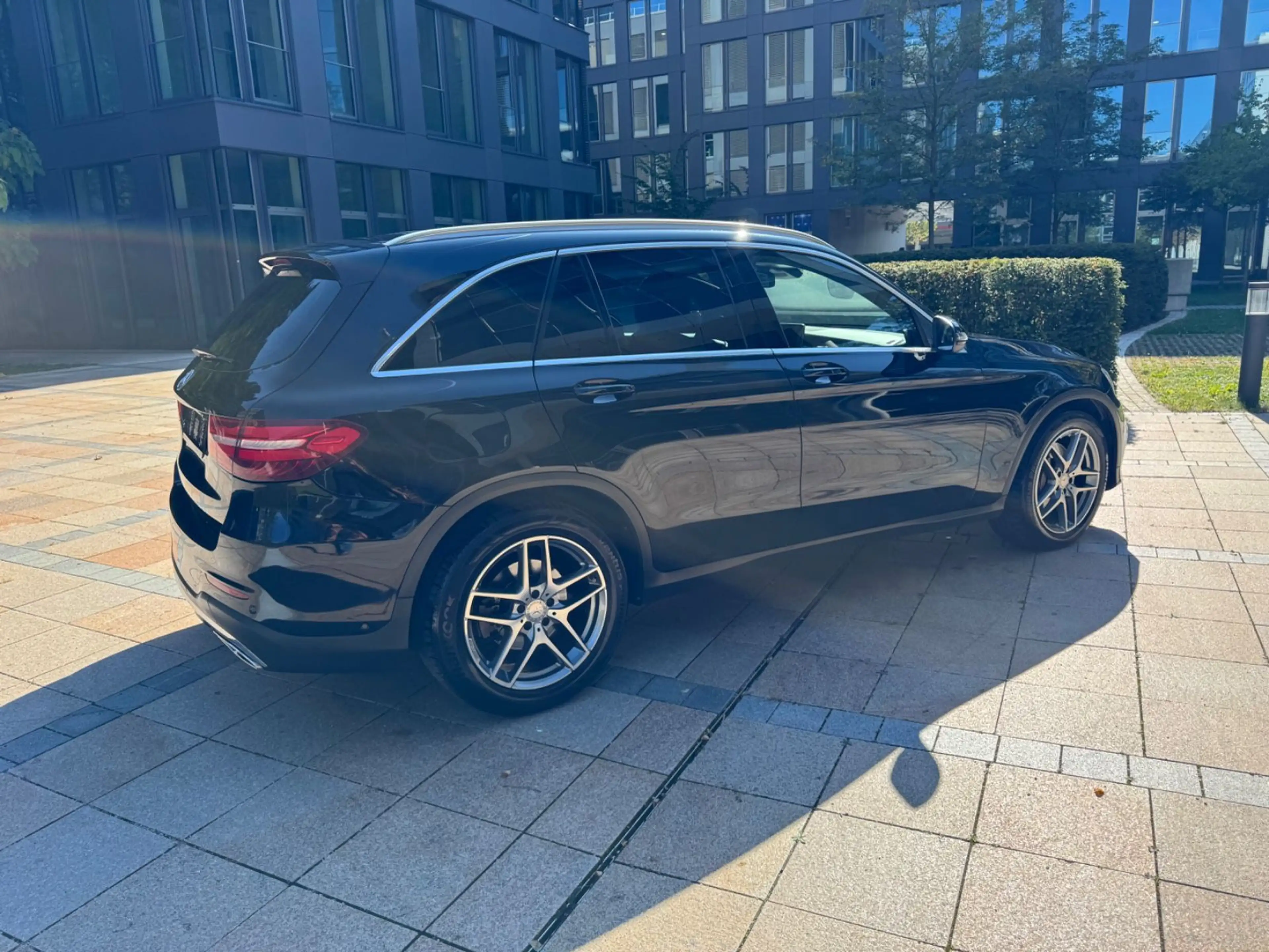 Mercedes-Benz GLC 220 d 4Matic Avantgarde/AMG-Line — photo 5