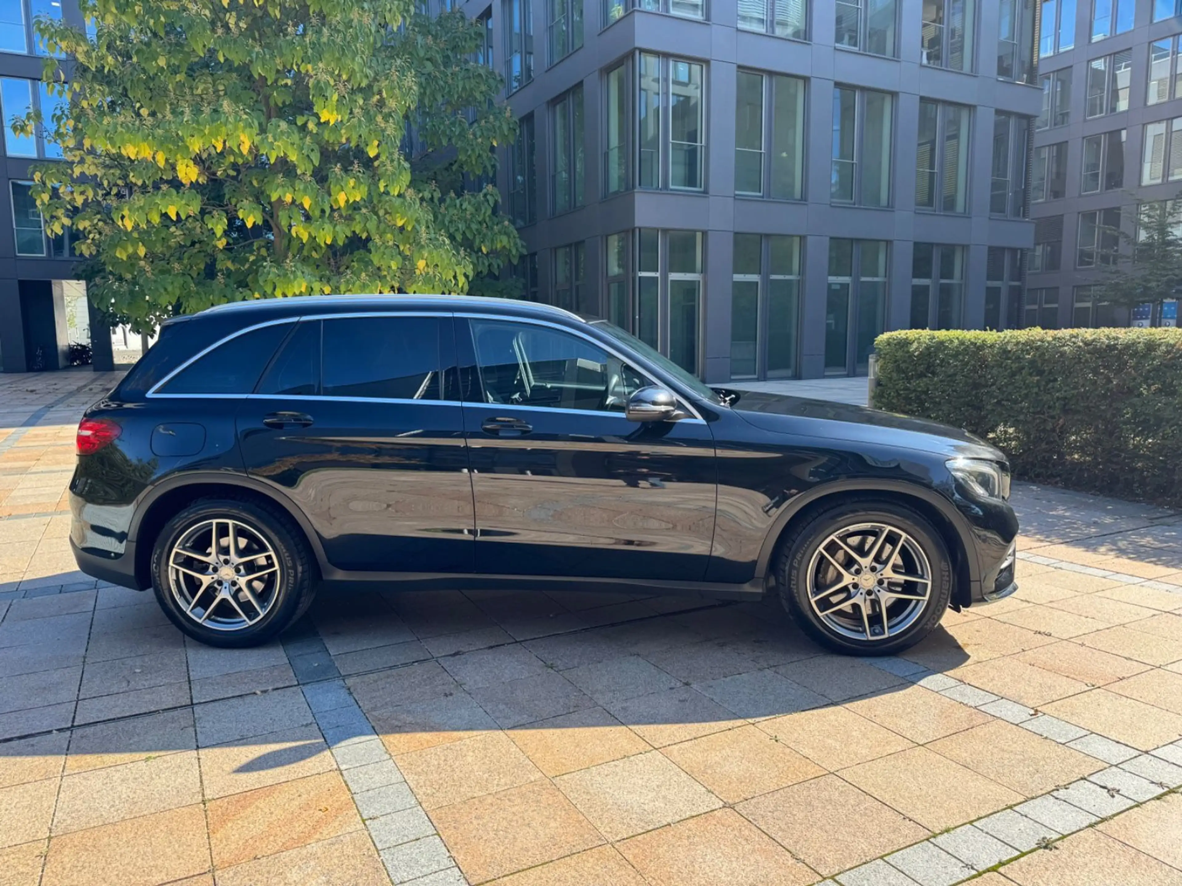 Mercedes-Benz GLC 220 d 4Matic Avantgarde/AMG-Line — photo 4